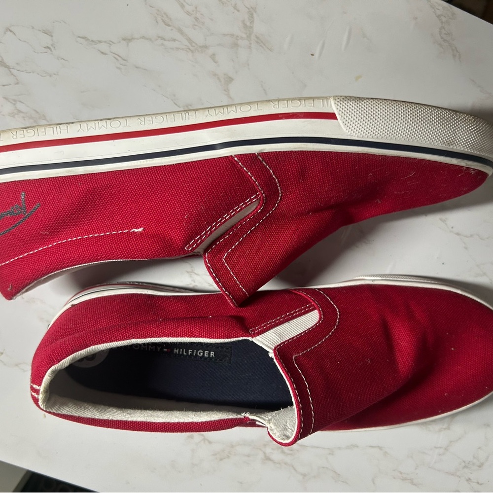 Tommy Hilfiger Red Slip-On women’s Shoes - Picture 2 of 4